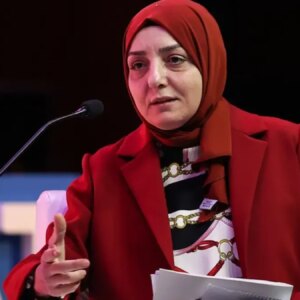 erdoganin basdanismani yine sosyal medyada agzini bozdu seni yarin ters kelepce ile aldirtmazsam QZcn93Nh