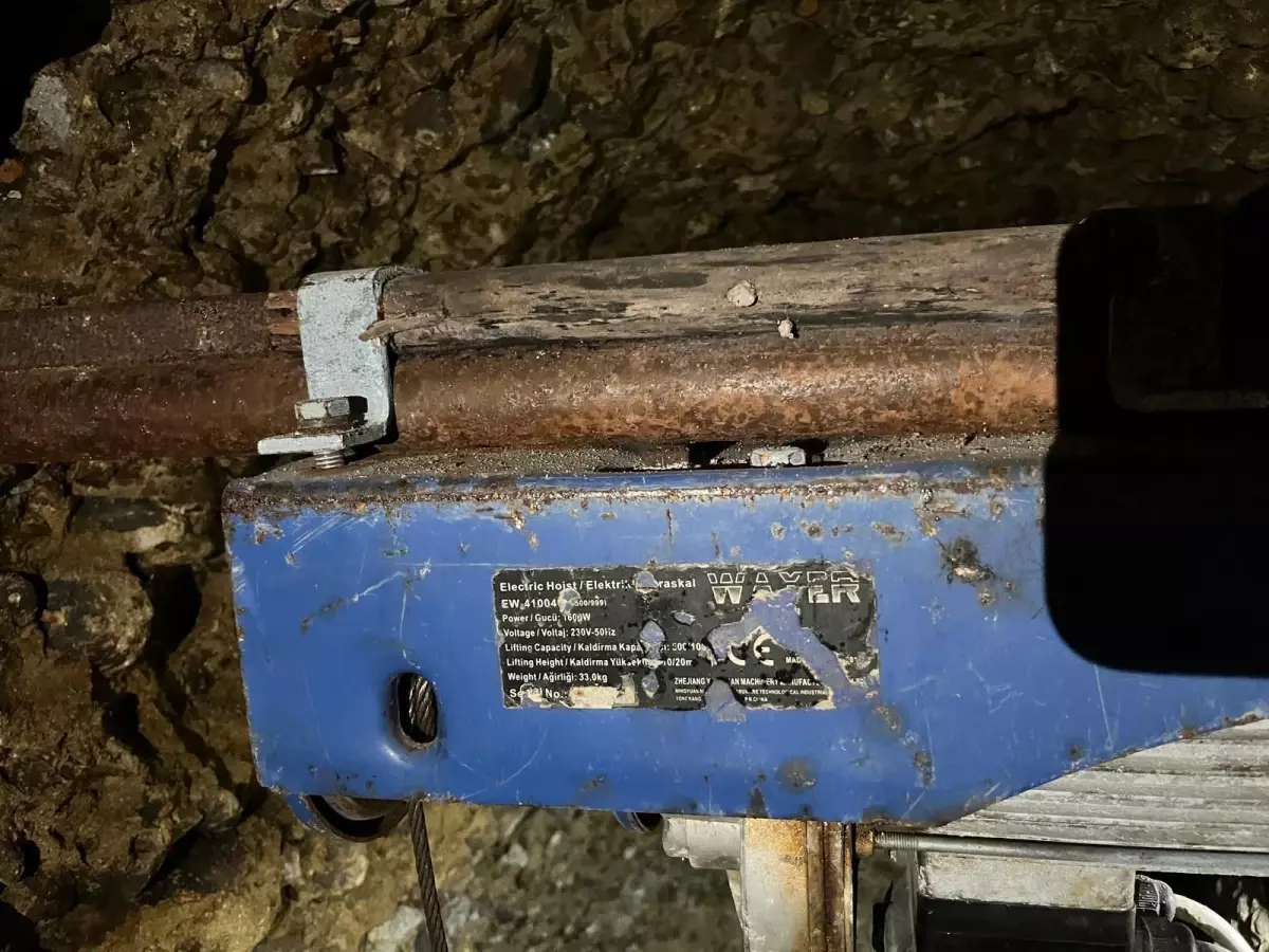 define ararken gozaltina alindilar FHV7pkG1