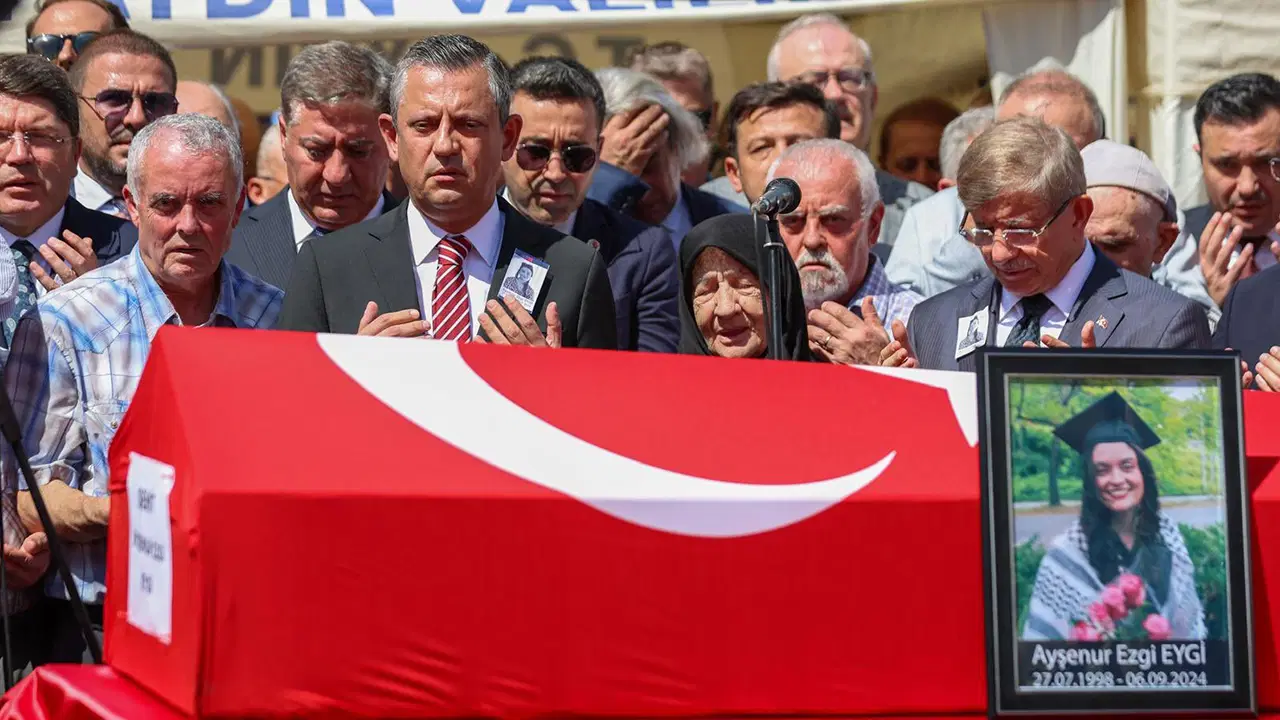 ozgur ozel aysenur ezgi eygiyi andi 7EHwUea8