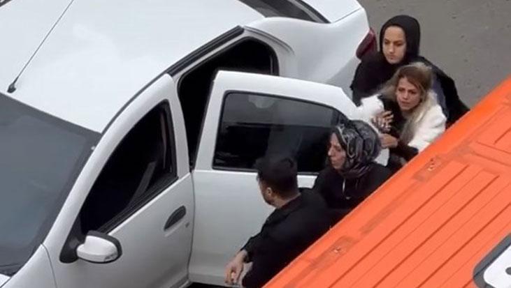 sultanbeylide trafikte dehset anlari yol verme kavgasinda kadinlarin onunu kesti birini yere savurdu YDGxj3Q1.jpg