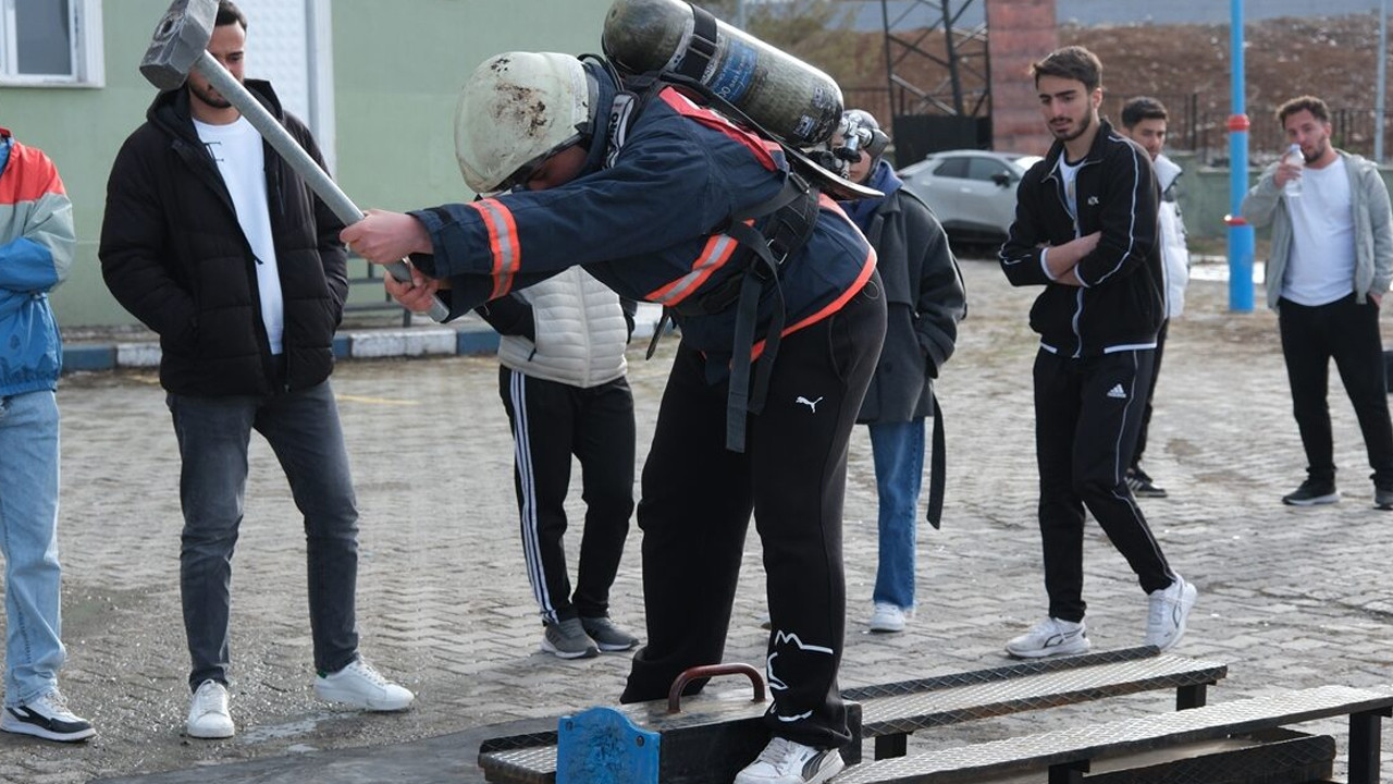 ardahanda-universite-ogrencilerinden-afet-sporlarina-yogun-hazirlik-I3JtzPl2