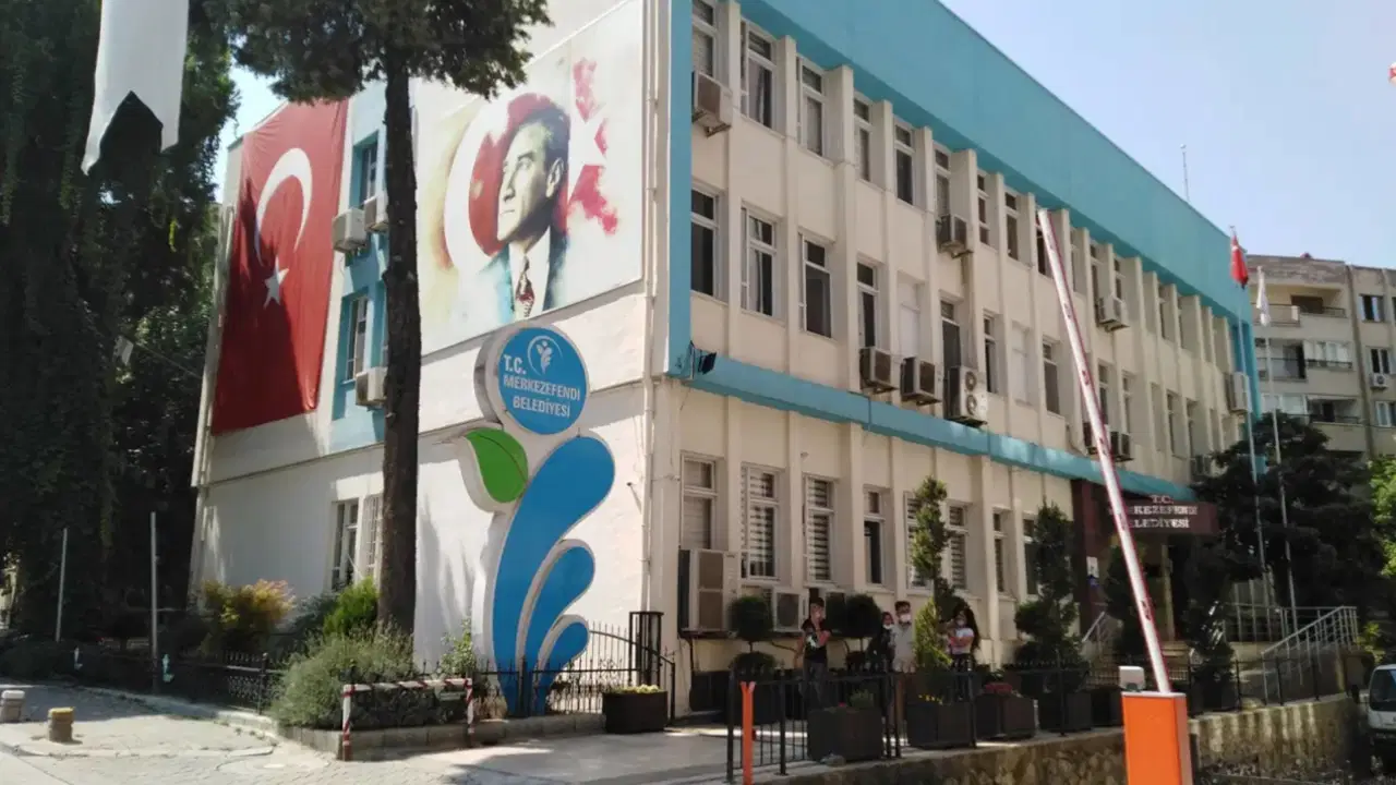 son-dakika-denizli-merkezefendi-belediyesine-operasyon-baskan-yardimcisi-dahil-5-kisi-gozaltina-alindi-bPrV81Bz-1