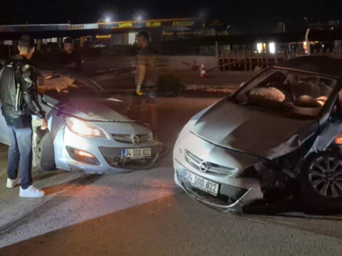 Alkollu surucu caddeyi birbirine katti tabelaya carparak durabildi i1WIXwH7